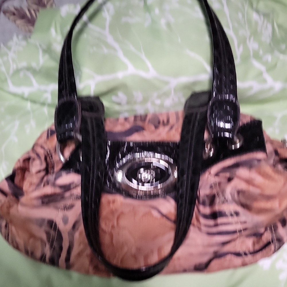 Sienna Ricchi Black and Tan Shoulder Bag